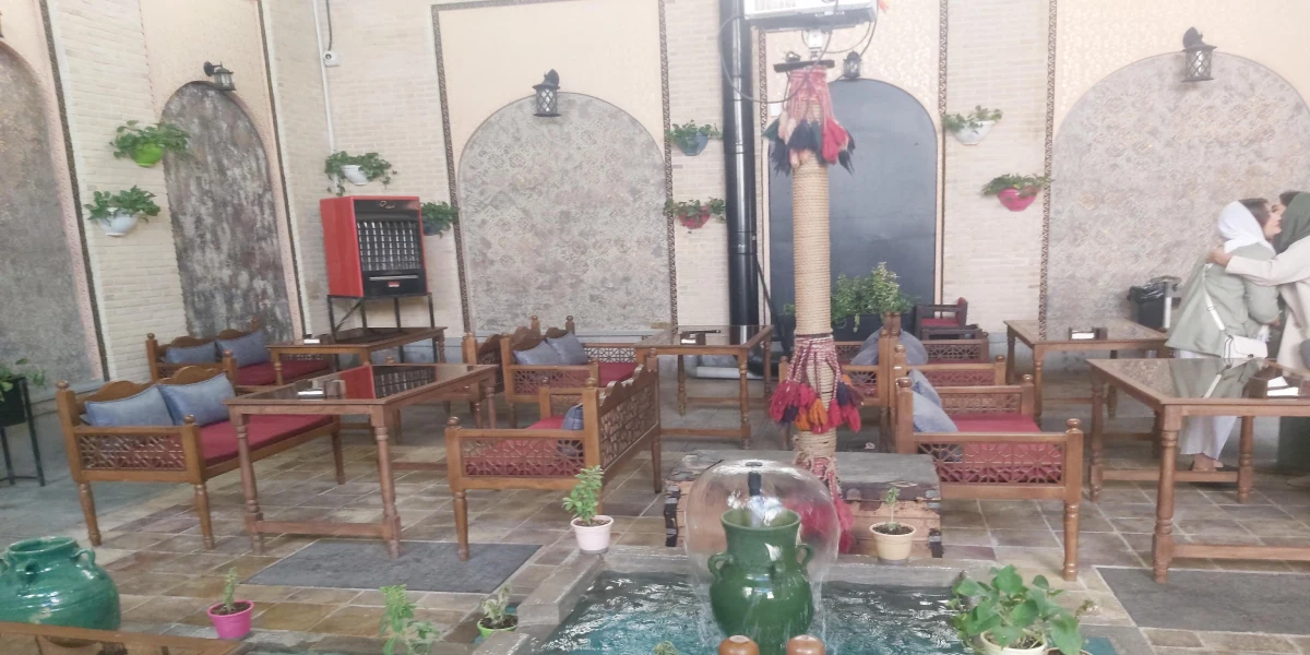 کافه رومانس