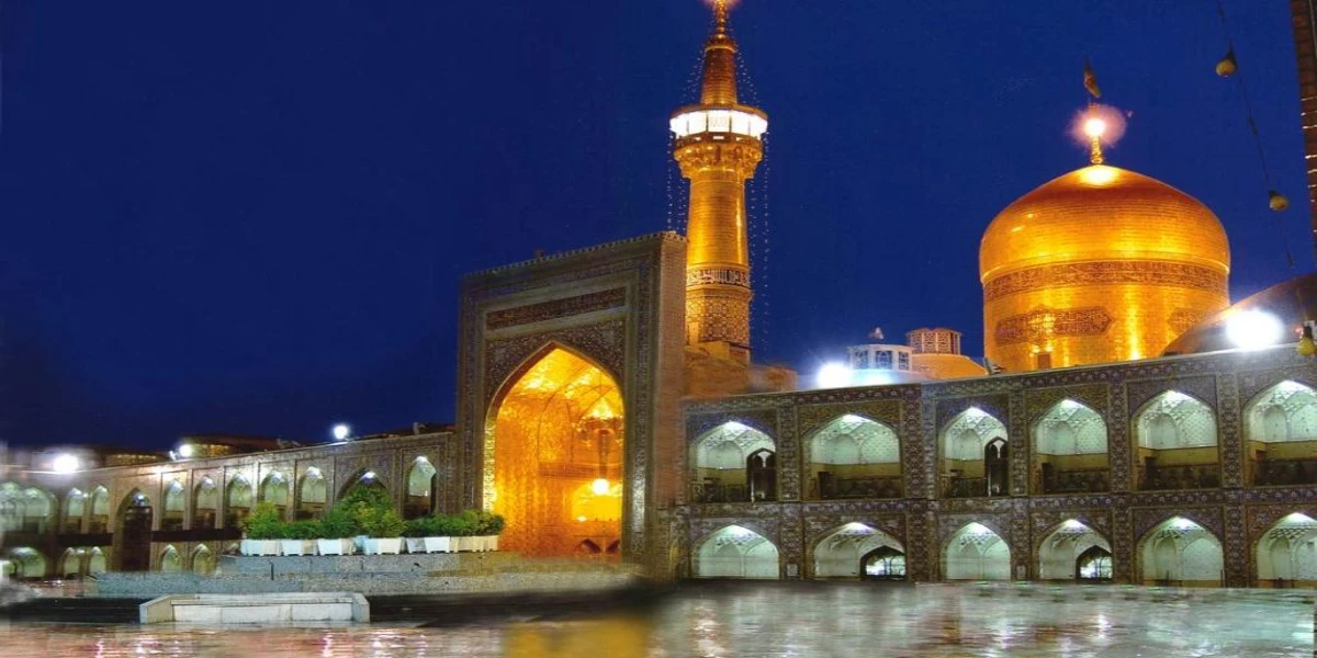 نمای زیبای حرم مطهر امام رضا (ع) - مقصد اصلی زائران در سفر به مشهد مقدس
